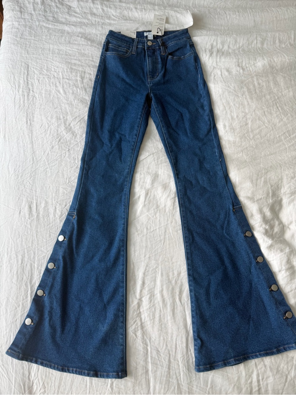 Women's Forever 21 Dark Blue Flared Snap-Button Jeans BNWT size 25